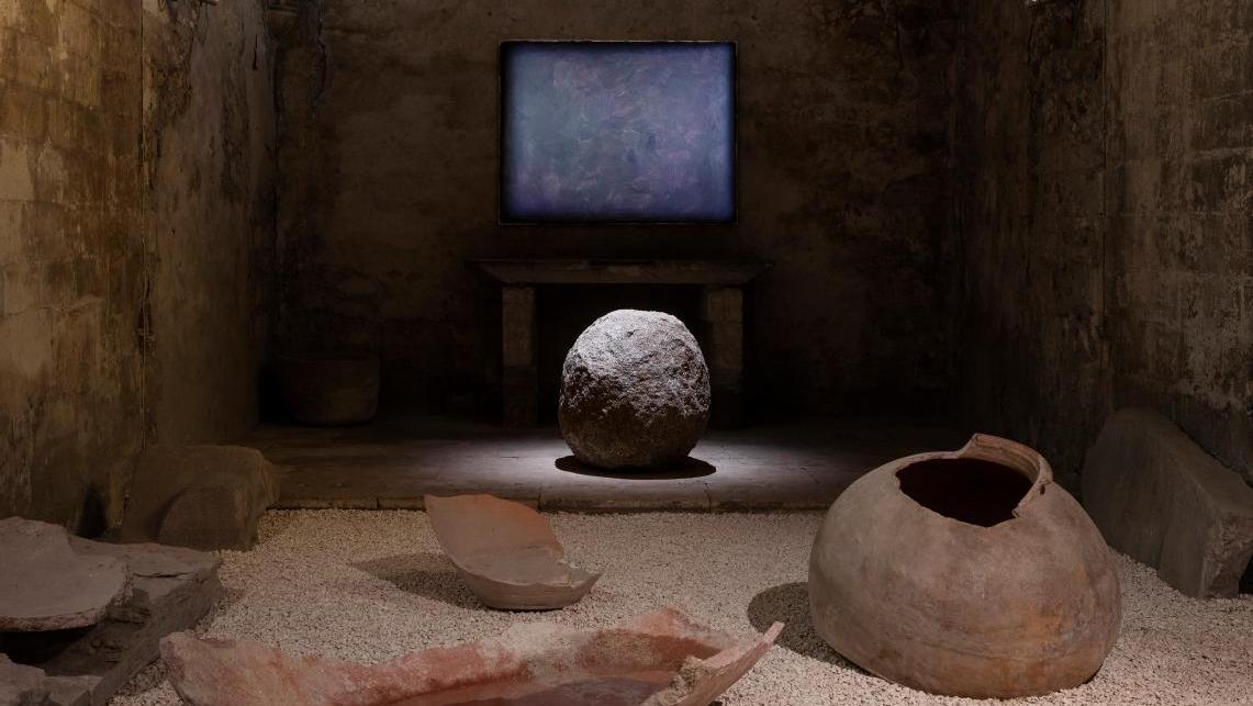 Lee Ufan (né en 1936), Relatum-The Silence et Fragments.© Claire Dorn Lee Ufan. Requiem à Arles