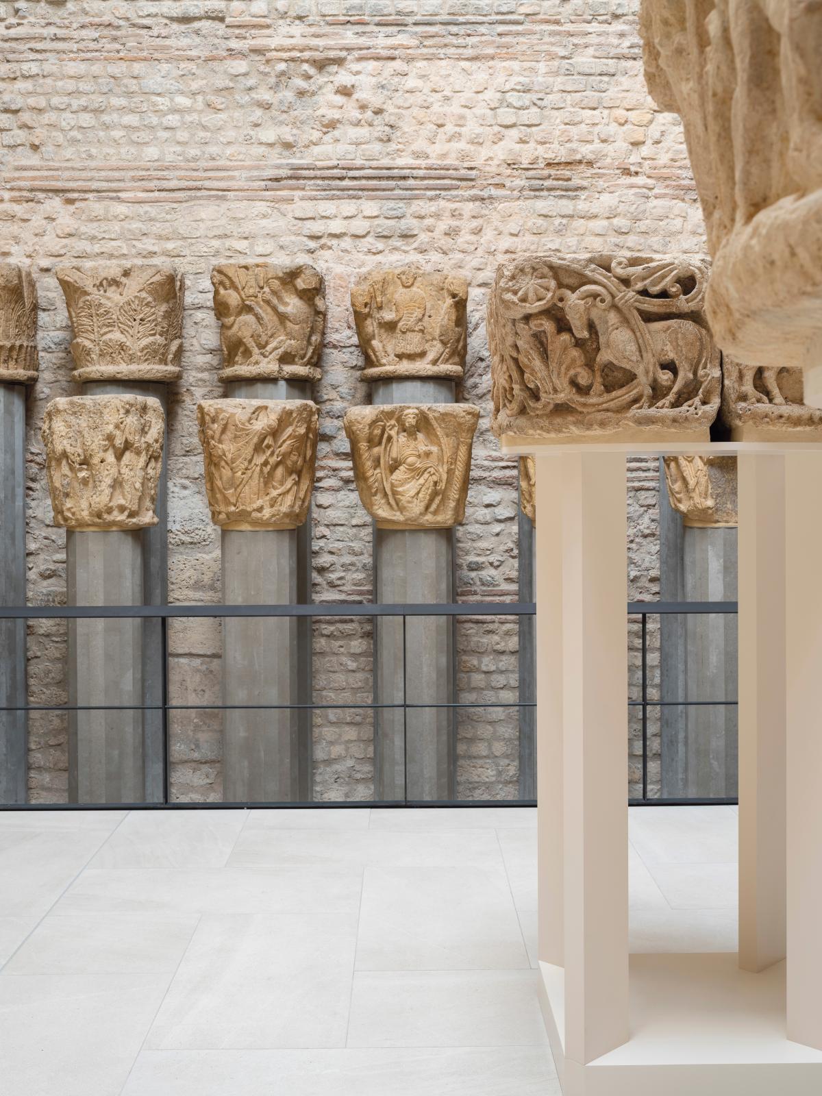 Salle 3, entre art roman et premier art gothique, musée de Cluny - musée national du Moyen Âge. © Alexis Paoli, OPPIC 
