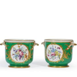 De Chantilly à Sèvres, la porcelaine, un cadeau de roi