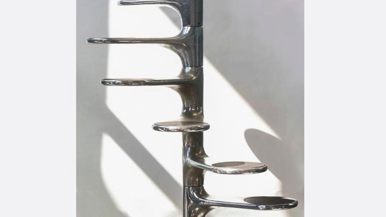 Roger Tallon (1929-2011), spiral staircase, "M 400" model, made up of 13 steps, polished... Tallon and Perriand: Design Makes the World Go Round! 