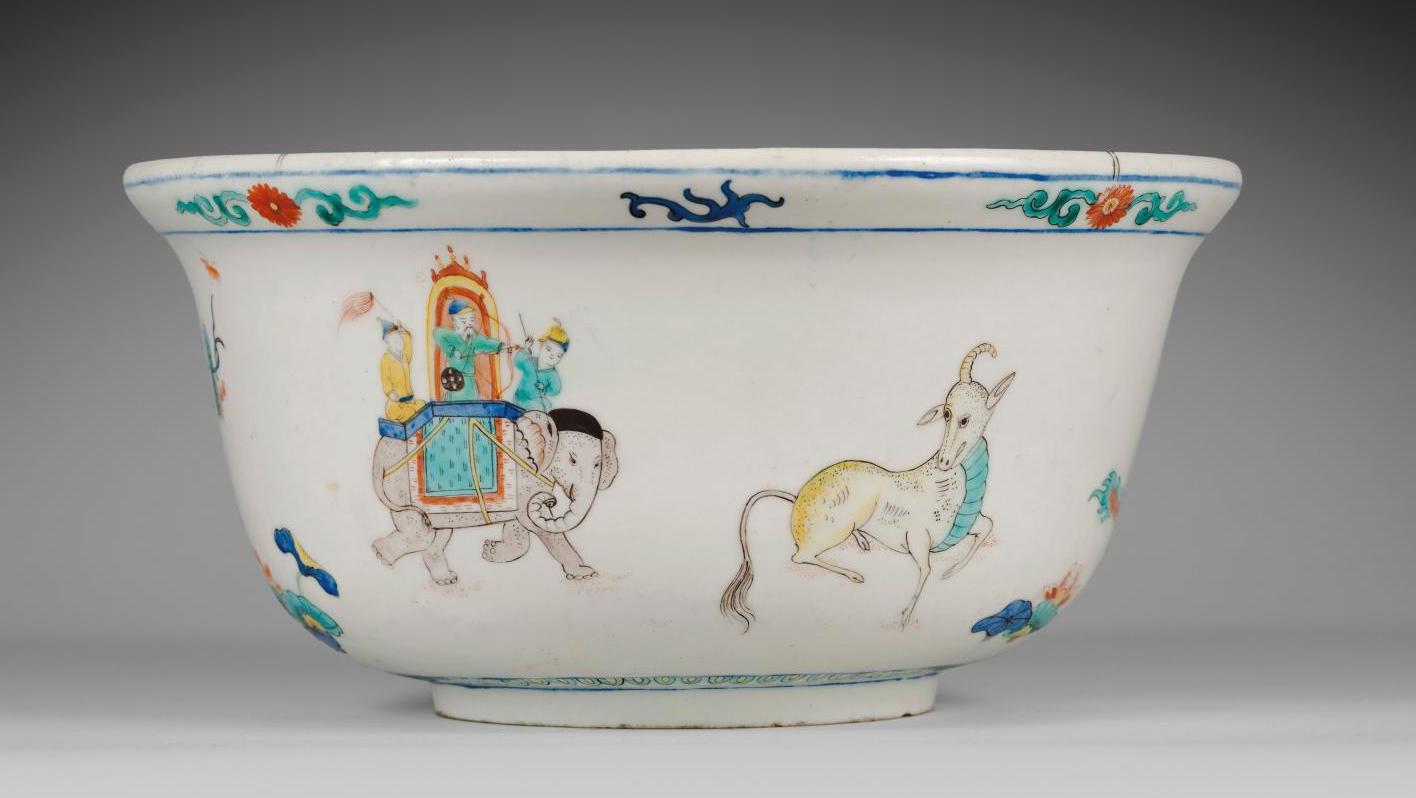 Manufacture de Saint-Cloud, vers 1730, jatte en porcelaine tendre à décor dans le... Quand Saint-Cloud revisitait l’Asie