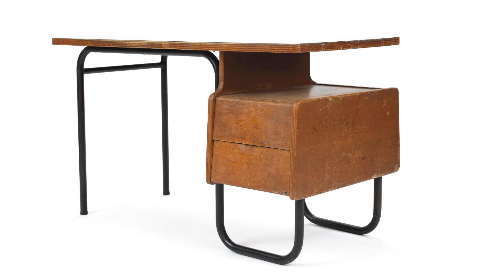 Robert Charroy designer, Mobilor éditeur, meuble bureau en chêne et placage de chêne... Design universitaire des années 1950-1960
