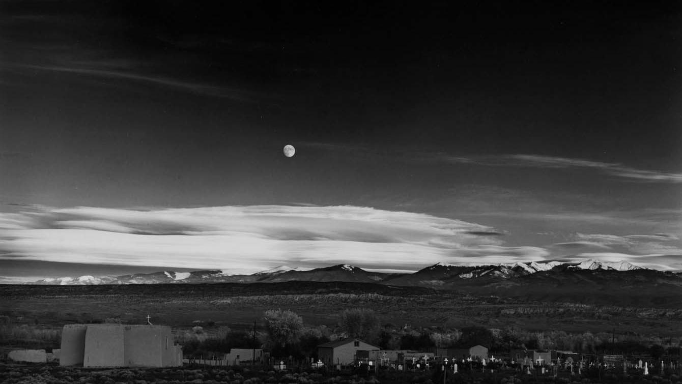 En février, Sotheby’s vendait l'iconique Moonrise, Hernandez, New Mexico (1941) d’Ansel... L’Observatoire : un marché de la photographie en perte de vitesse