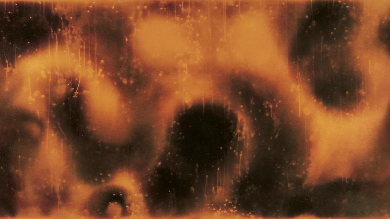Yves Klein, Peinture de feu sans titre, vers 1961, carton brûlé sur panneau, 142 x 303 cm... 