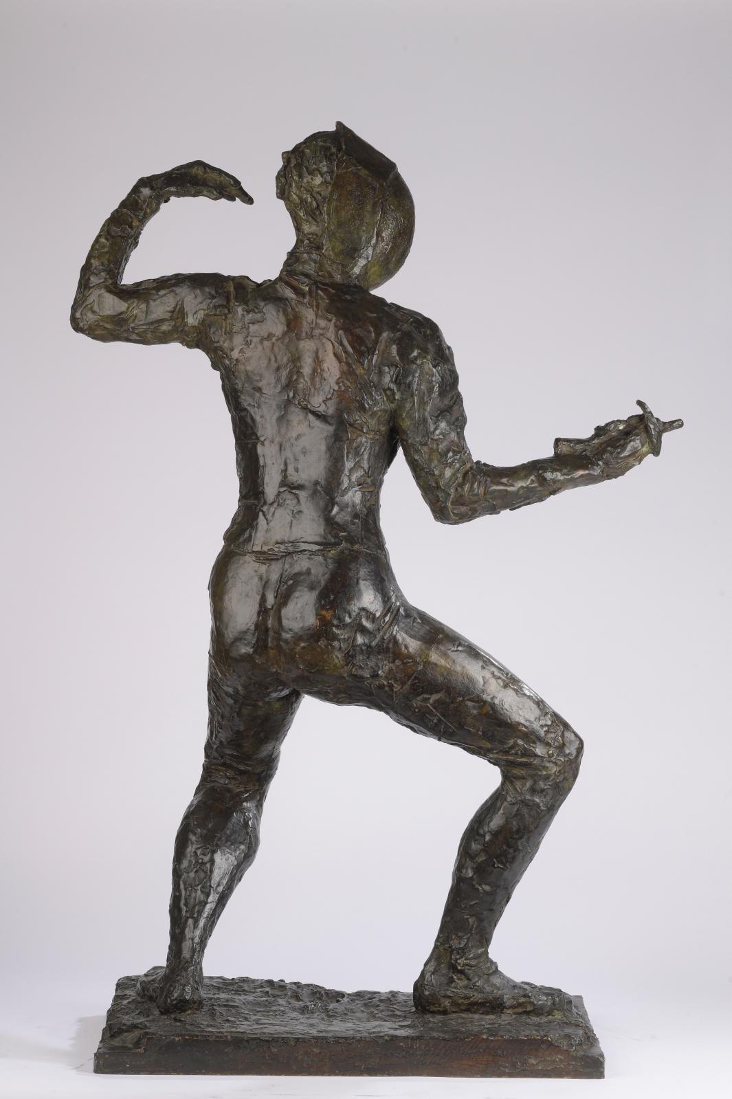 Germaine Richier, Escrimeuse avec masque, 1943, épreuve en bronze à patine brune, 3/6, fonte Susse. 105 x 71 x 32 cm. Adjugé : 177 800 €