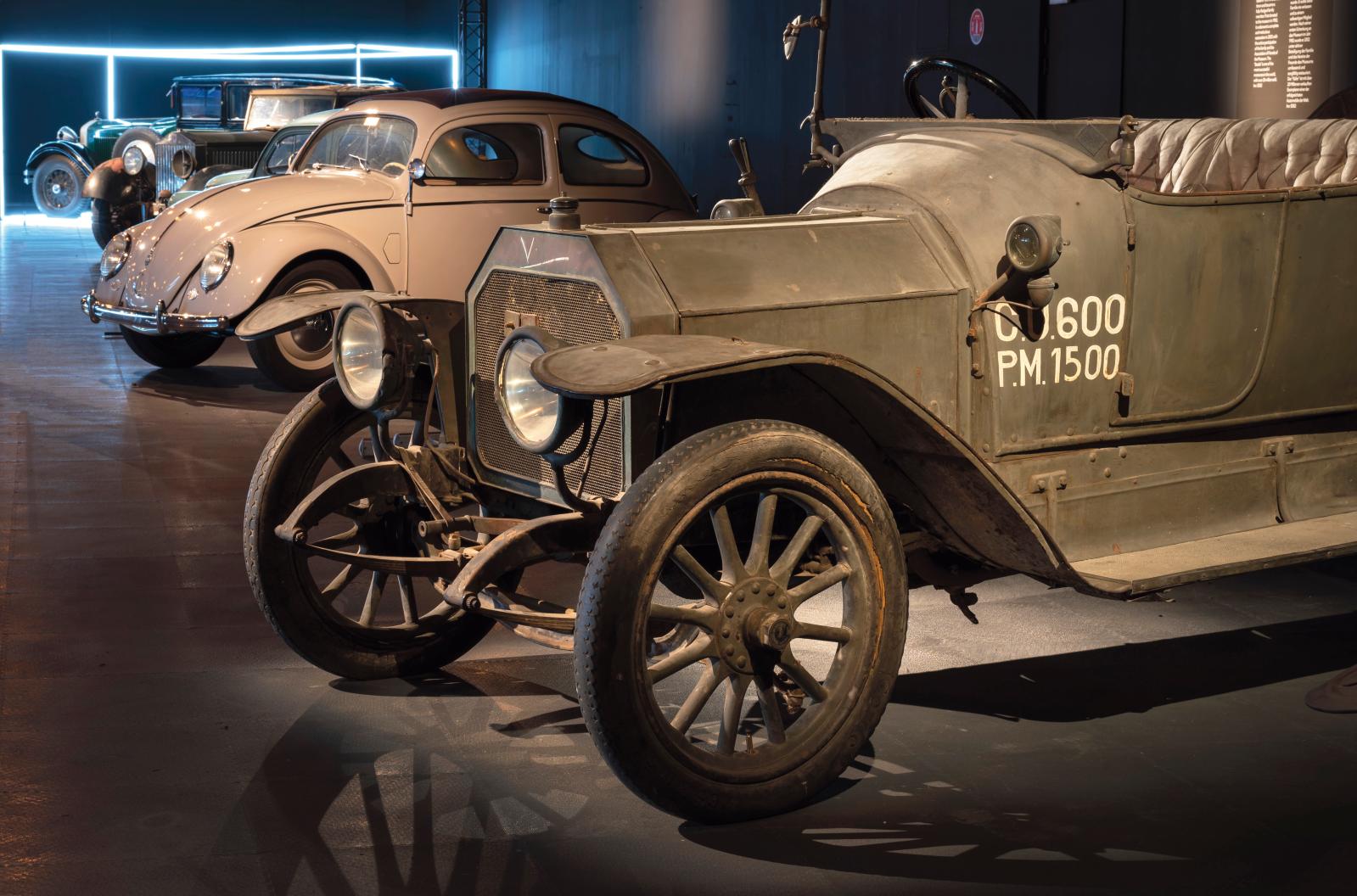 Exposition «Iconiques mécaniques… et autres curiosités»© Musée national de l’Automobile – Collection Schlumpf. Photo Frantisek Zvardon