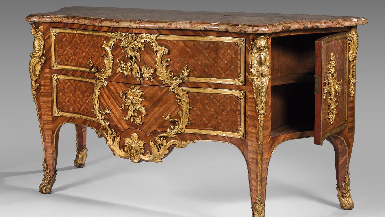 Mathieu Criaerd (1689-1776), époque Louis XV, commode à portes ouvrant à deux tiroirs... Deux jours de succès pour une vente «classique» 