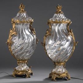 Des urnes baroques réinterprétées par Baccarat
