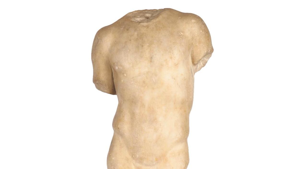 Période hellénistique ou romaine. Statuette en marbre d’un éphèbe d’après la sculpture... Un mythe antique bien récompensé