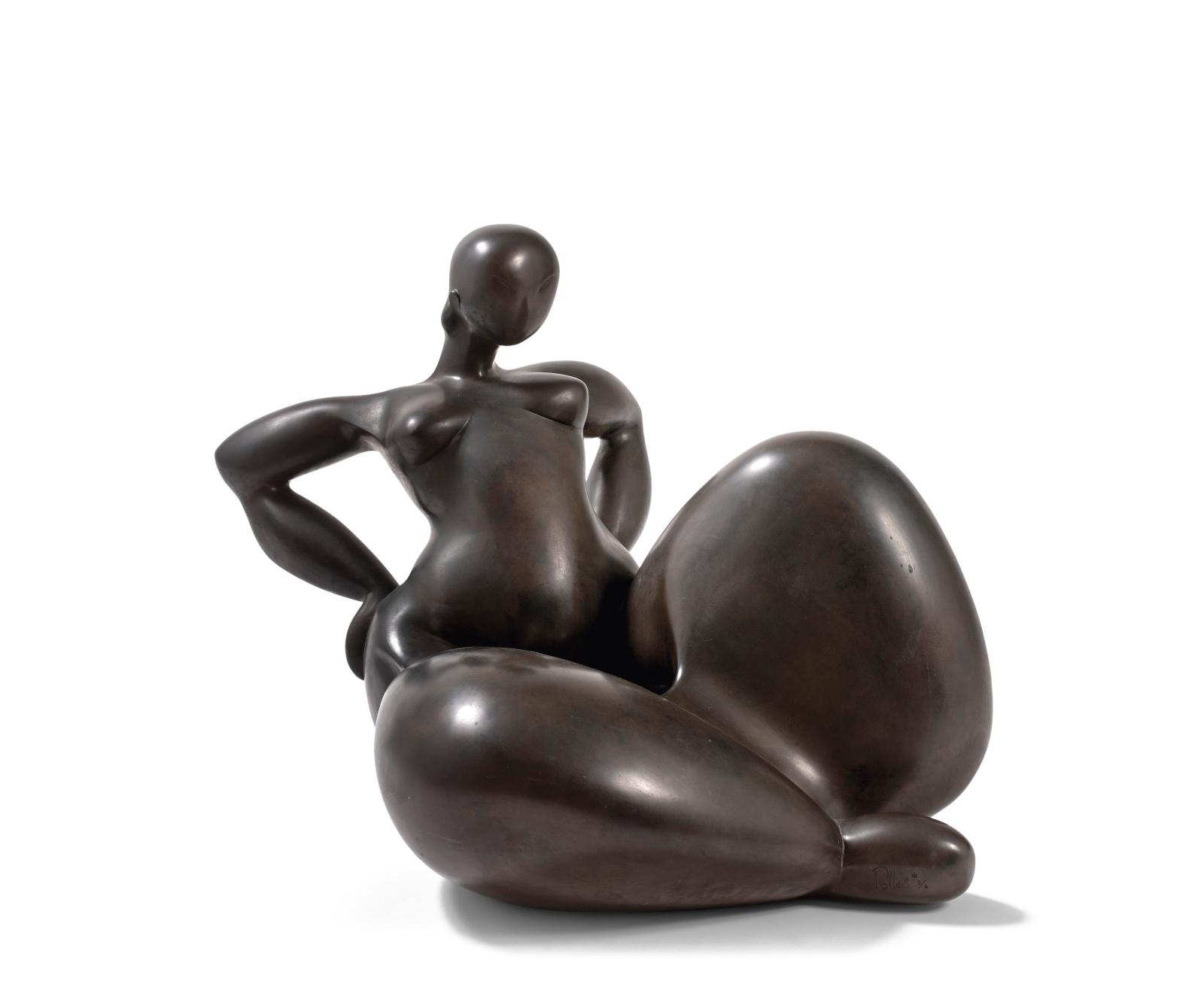 «La sculpture féminine de Pollès ne décore pas l’espace, elle l’habite», écrivait Jean Nicolier en préface du catalogue de l’exposition co