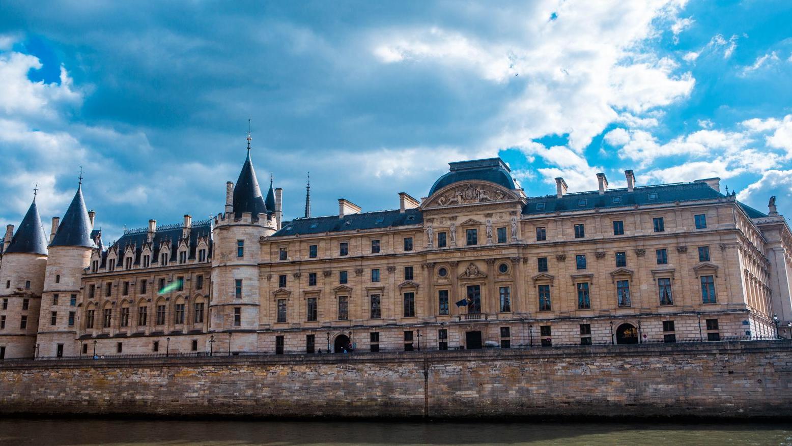 La Cour de cassation, quai de l’Horloge, à Paris Le faux en art : une législation inadaptée ?