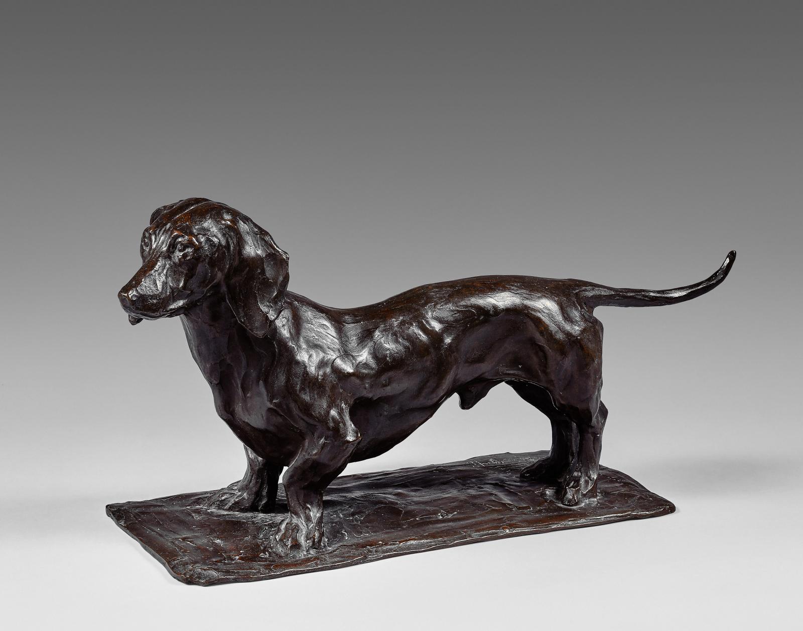 Rembrandt Bugatti (1884-1916), Mon chien Wurst, ou Chien basset : Wurst, le chien de l’artiste, vers 1905-1906, épreuve en bronze patiné, 