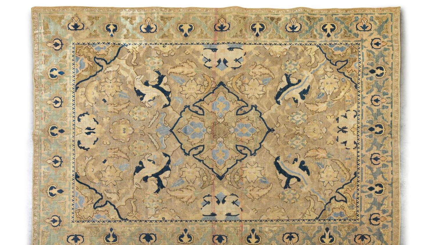 Kachan ou Ispahan, époque safavide, début du XVIIe siècle. Tapis dit «polonais» en... Un rare tapis persan 