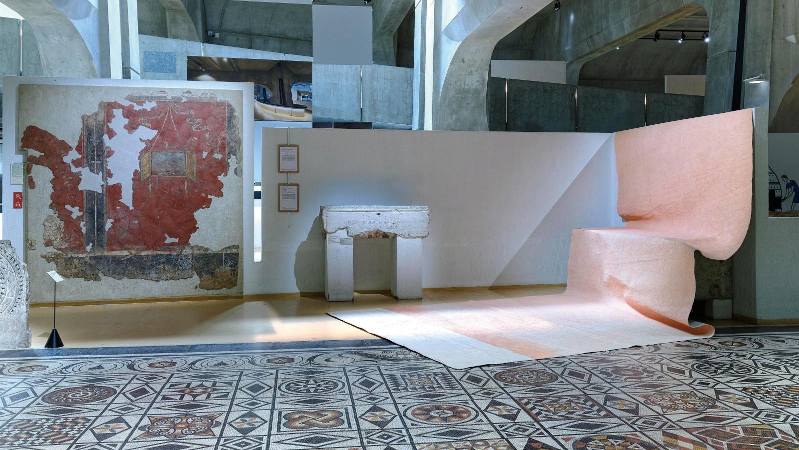 Chafa Ghaddar (née en 1986), Exhausted Forms, 2022, technique mixte sur toile, commandée... «Manifesto of Fragility», Biennale d’art contemporain de Lyon 2022