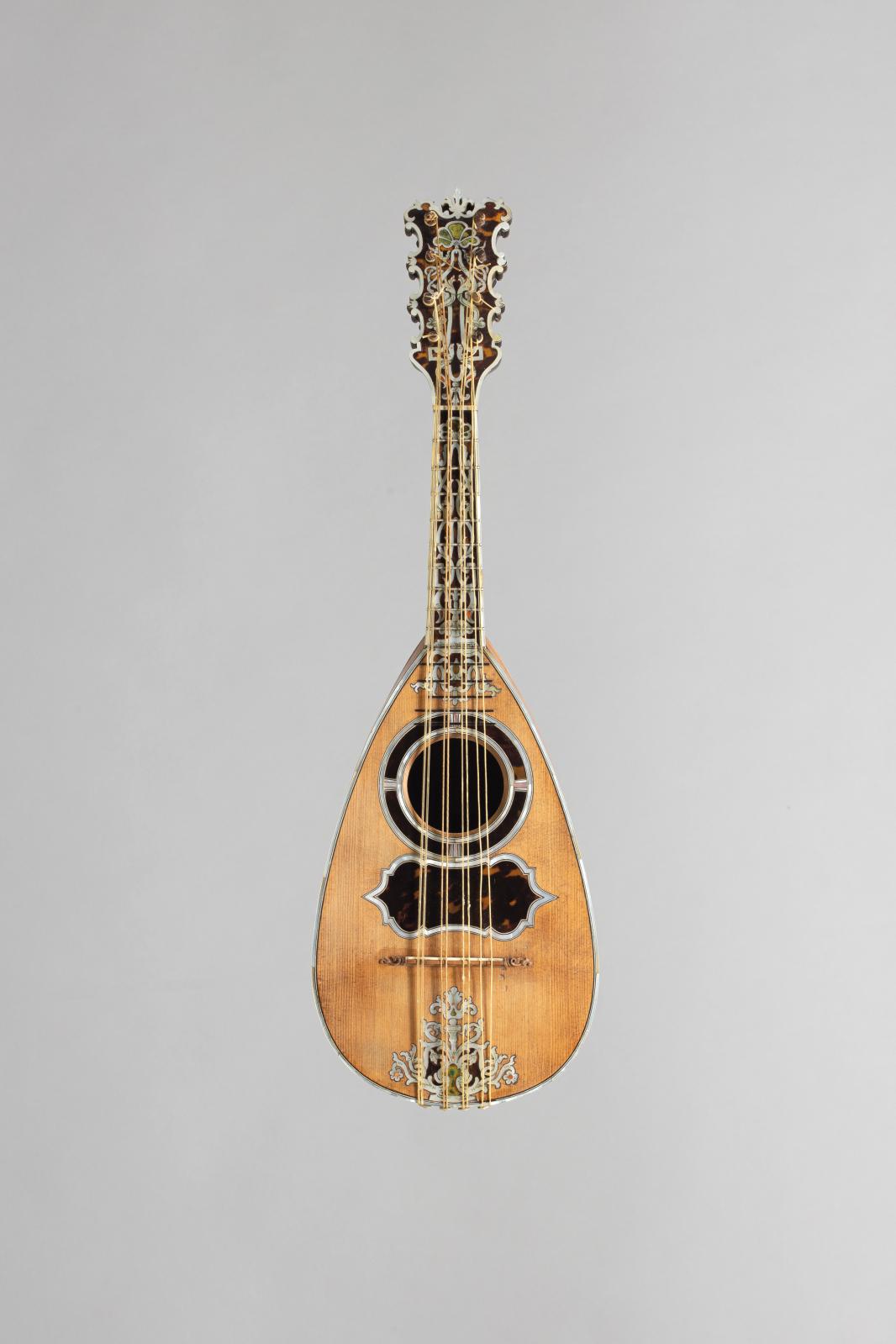 Une mandoline d’Antonio Vinaccia, la musique au temps des Bourbon-Siciles
