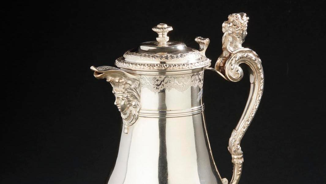 Étienne-Hème Maisonrouge (admitted as master in 1722), silver ewer with ovolo-molded... An 18th-Century Ewer Illuminated by Candlelight