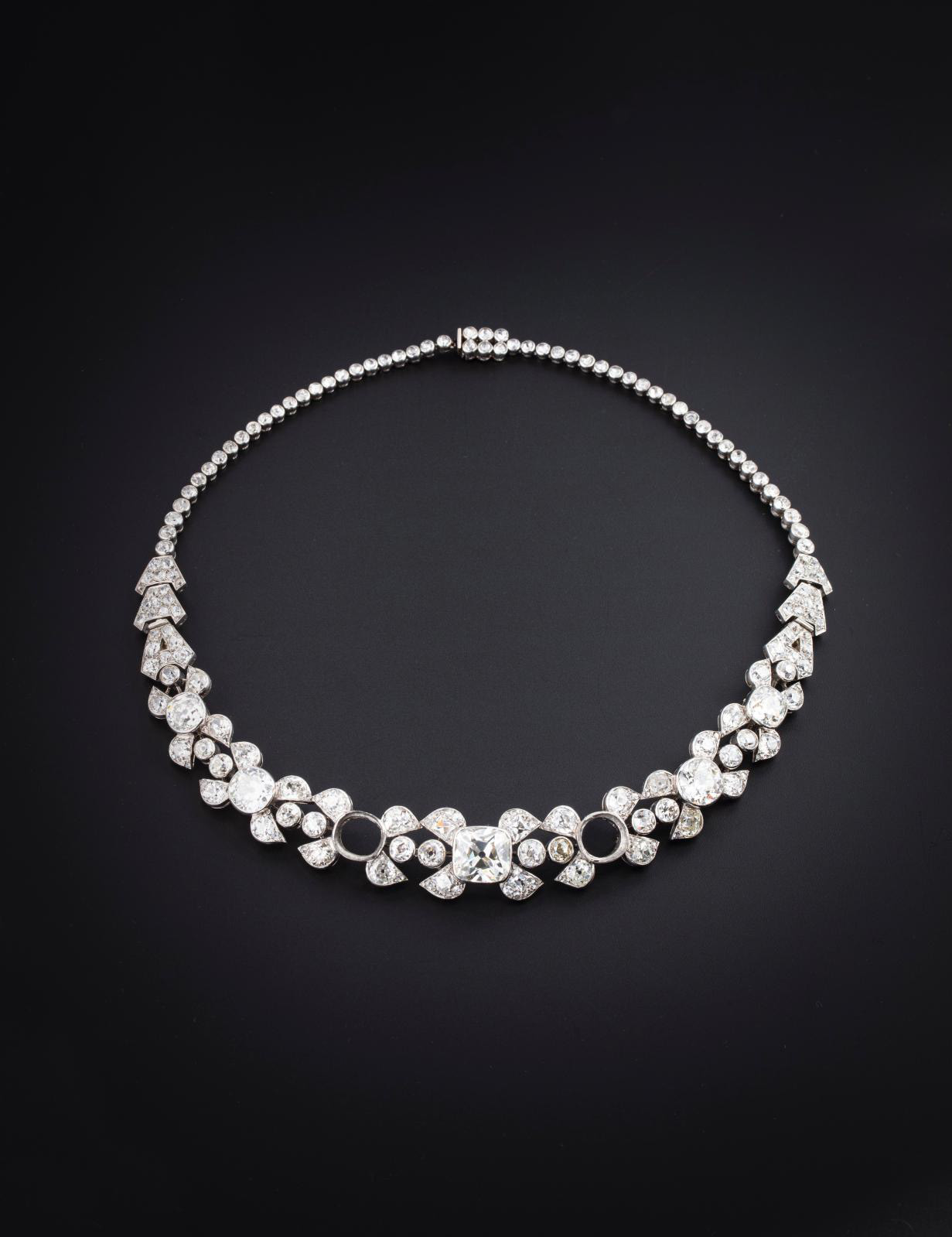 Exquisite Transformations of a Chaumet Necklace