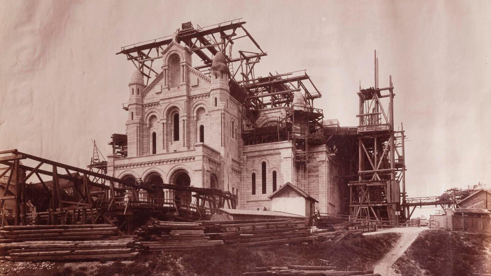 Louis Émile Durandelle (1839-1917) and Albert Chevojon (1865-1925), Construction... The Construction of the Sacré-Coeur: The Making of an Icon