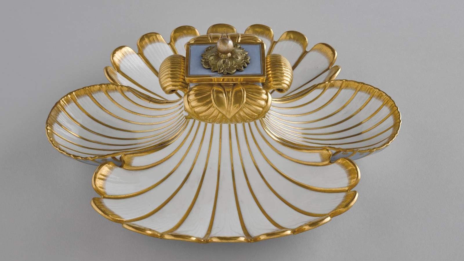 Manufacture de Sèvres, coupelle du service de la table du roi, époque Louis-Philippe.... Les fabuleuses porcelaines du château de Compiègne