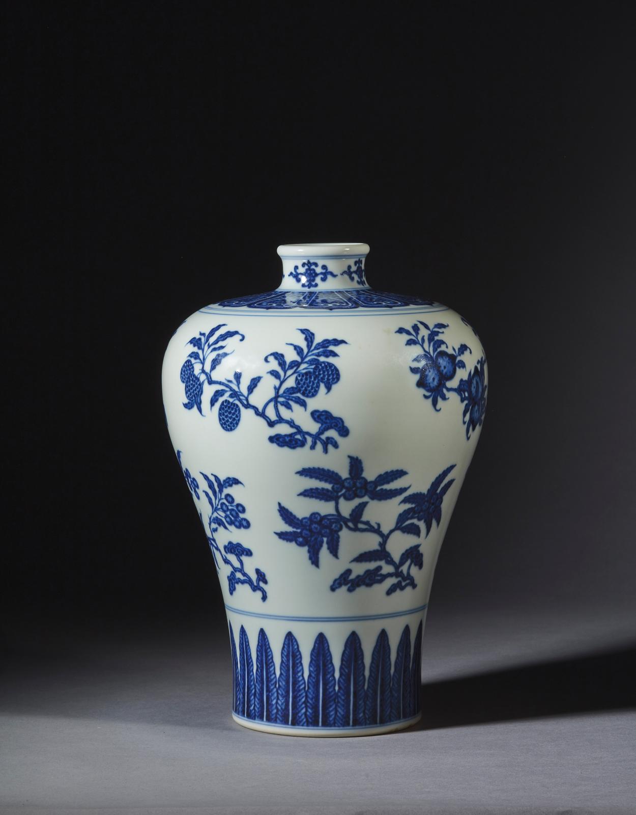Un «bleu et blanc» marqué Qianlong