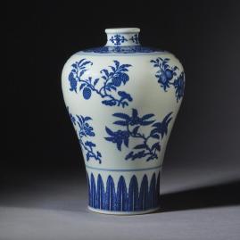 Un «bleu et blanc» marqué Qianlong