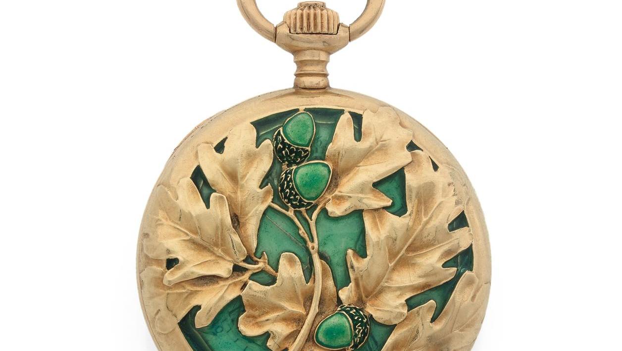   Une montre de col signée Lalique 