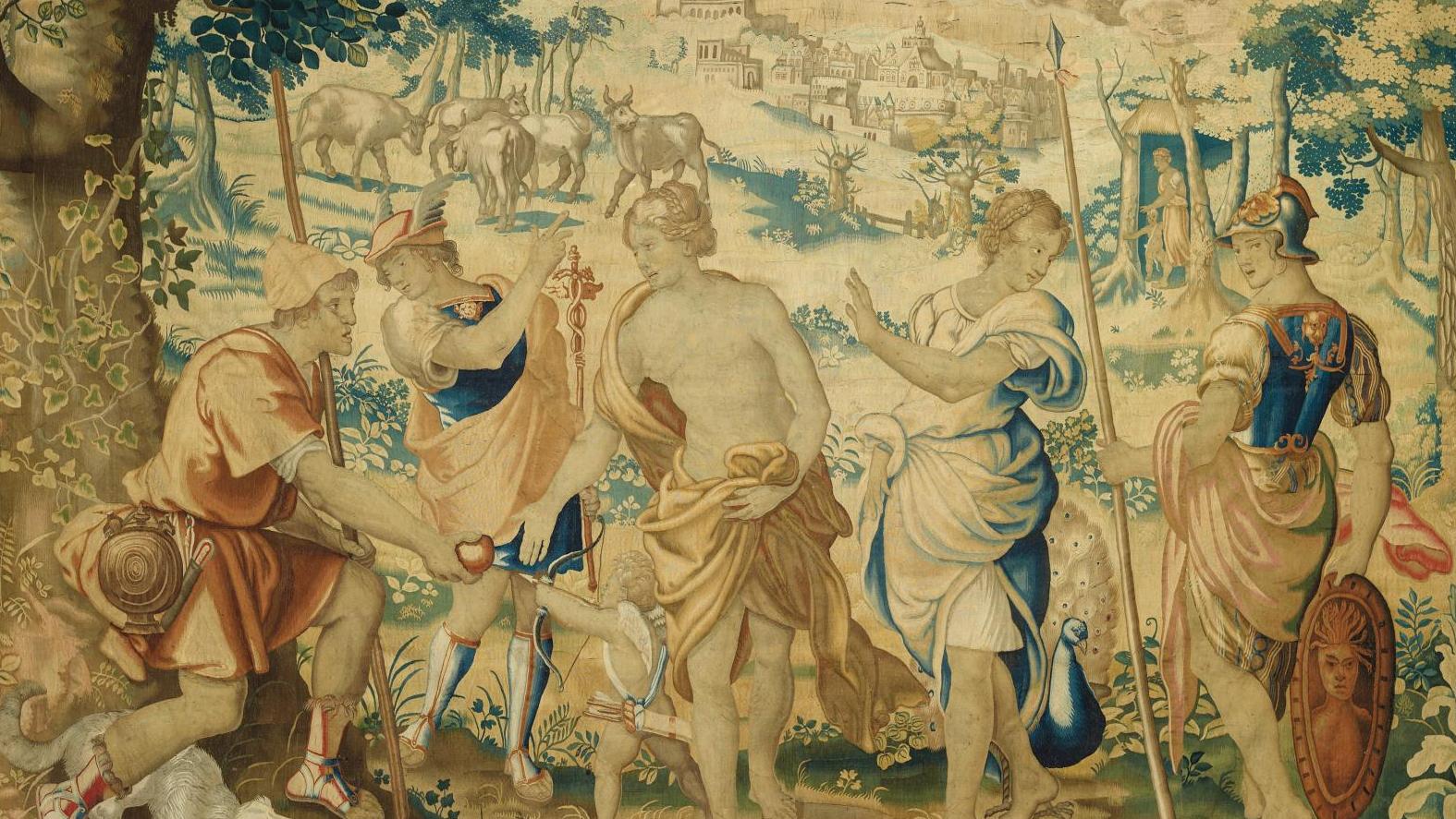 Milieu du XVIe siècle, Bruxelles. Le Jugement de Pâris, tapisserie en laine et soie,... Les frasques des Dieux en tapisserie