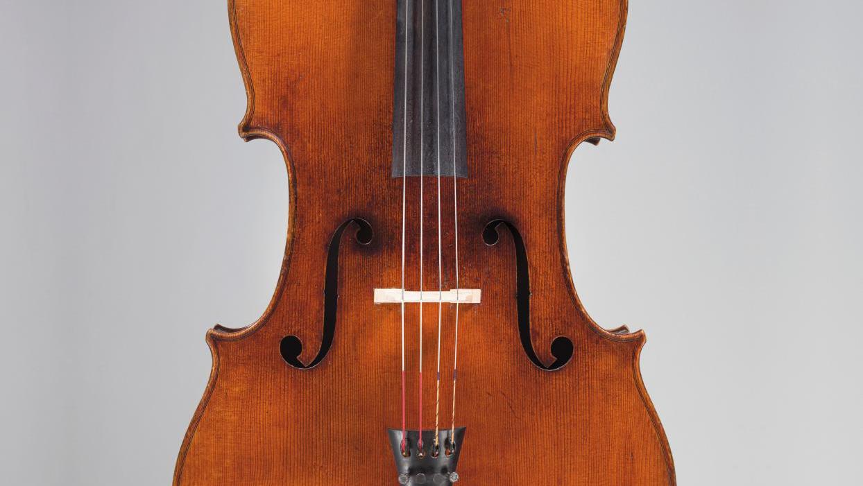 Jean-Baptiste Vuillaume (1798-1875), violoncelle fait à Paris vers 1840-1845, 75,5 cm.Adjugé :... Vuillaume, Scarampella et Gabrielli 