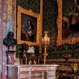 A Louis XIV Period Desk Returns to Versailles - Cultural Heritage