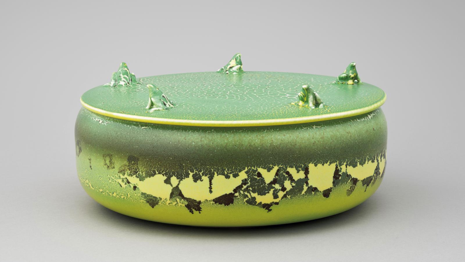 Jean Girel (b. 1947), Box with Frogs, 2013, hard-paste porcelain, 15 x 34 cm. Limoges,... Sèvres: The Living Forms of Ceramics