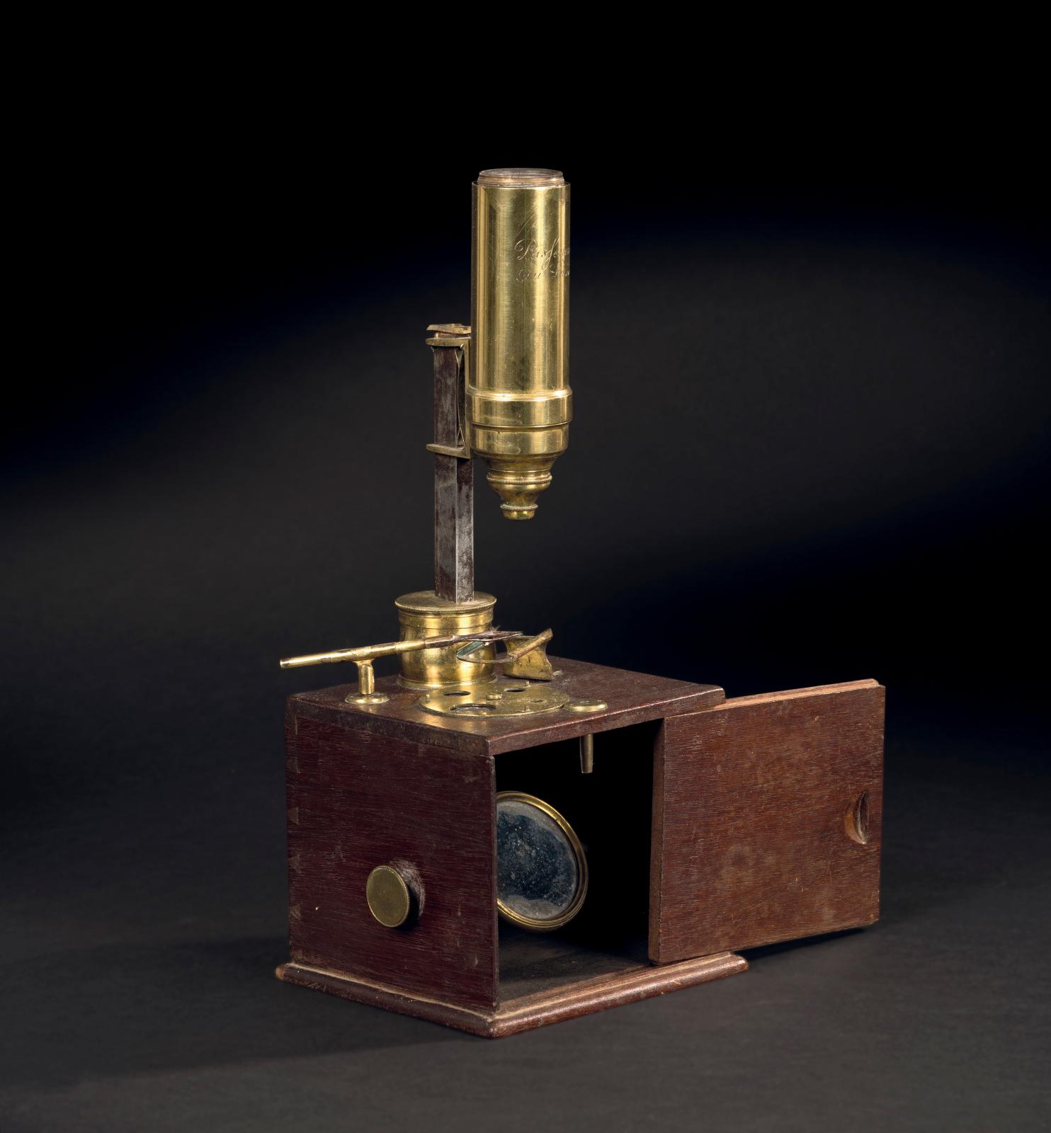 Un microscope attribué à Passemant 