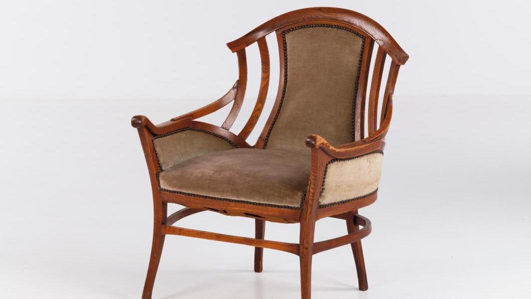 Henry Van de Velde (1863-1957), fauteuil Havana, orme teinté et velours, modèle créé... Van de Velde, figure insaisissable 