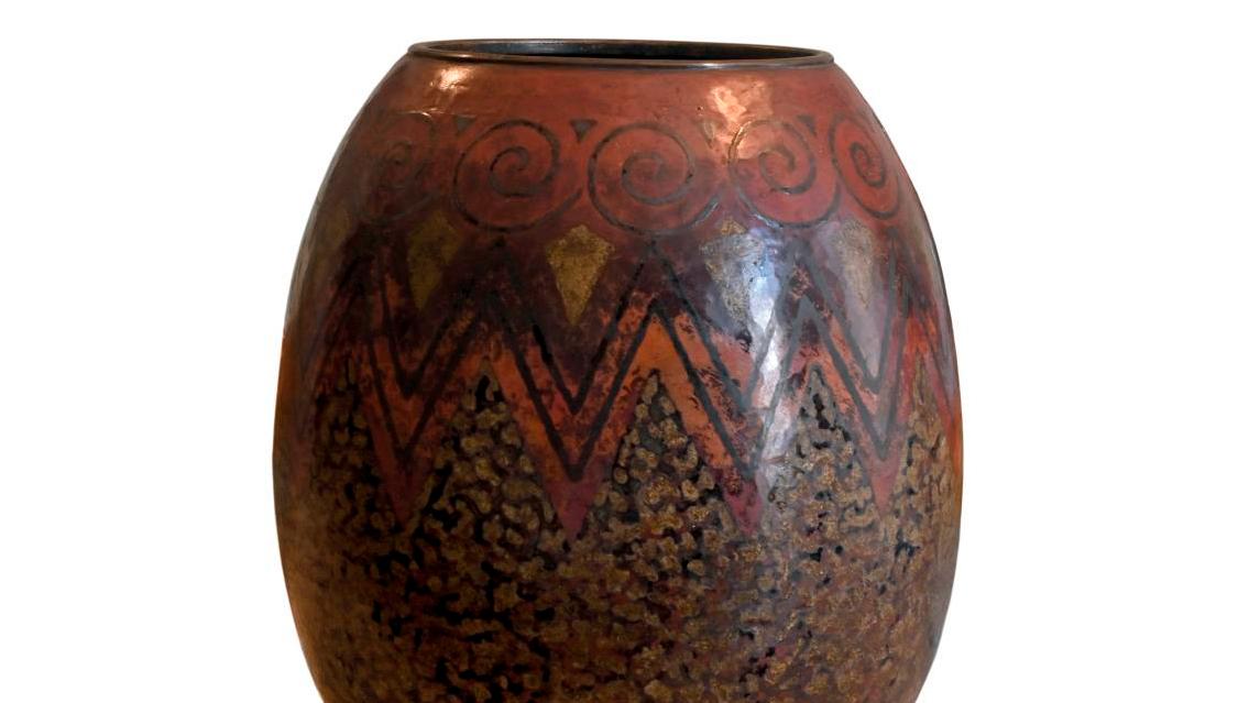 Claudius Linossier (1893–1953), ovoid vase with a light base and wide annular neck,... D for Dinanderie