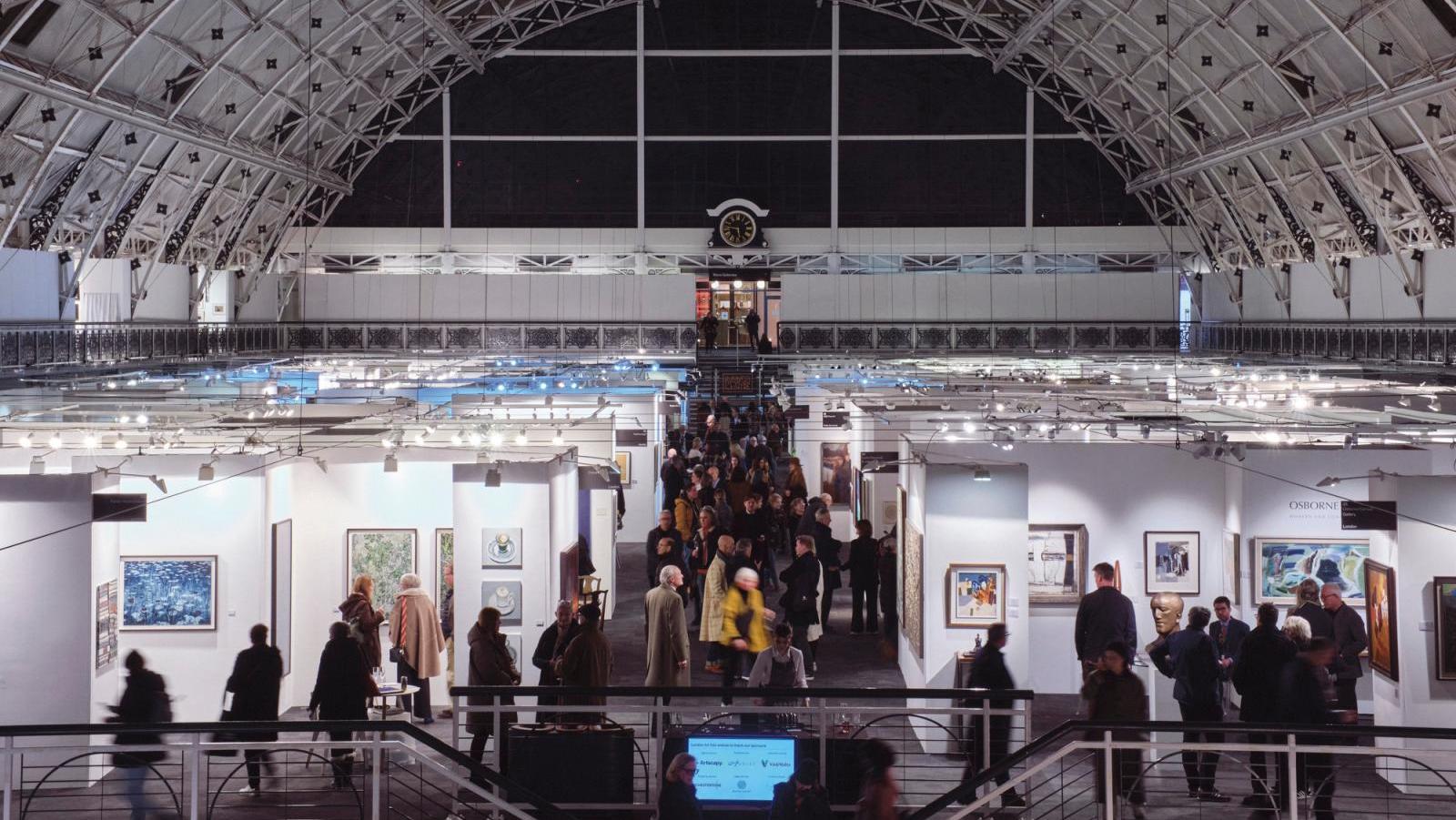 London Art Fair 2023.Photo Mark Cocksedge. Courtesy London Art Fair La foire London Art Fair : un bol d’air pour les marchands d'art londoniens