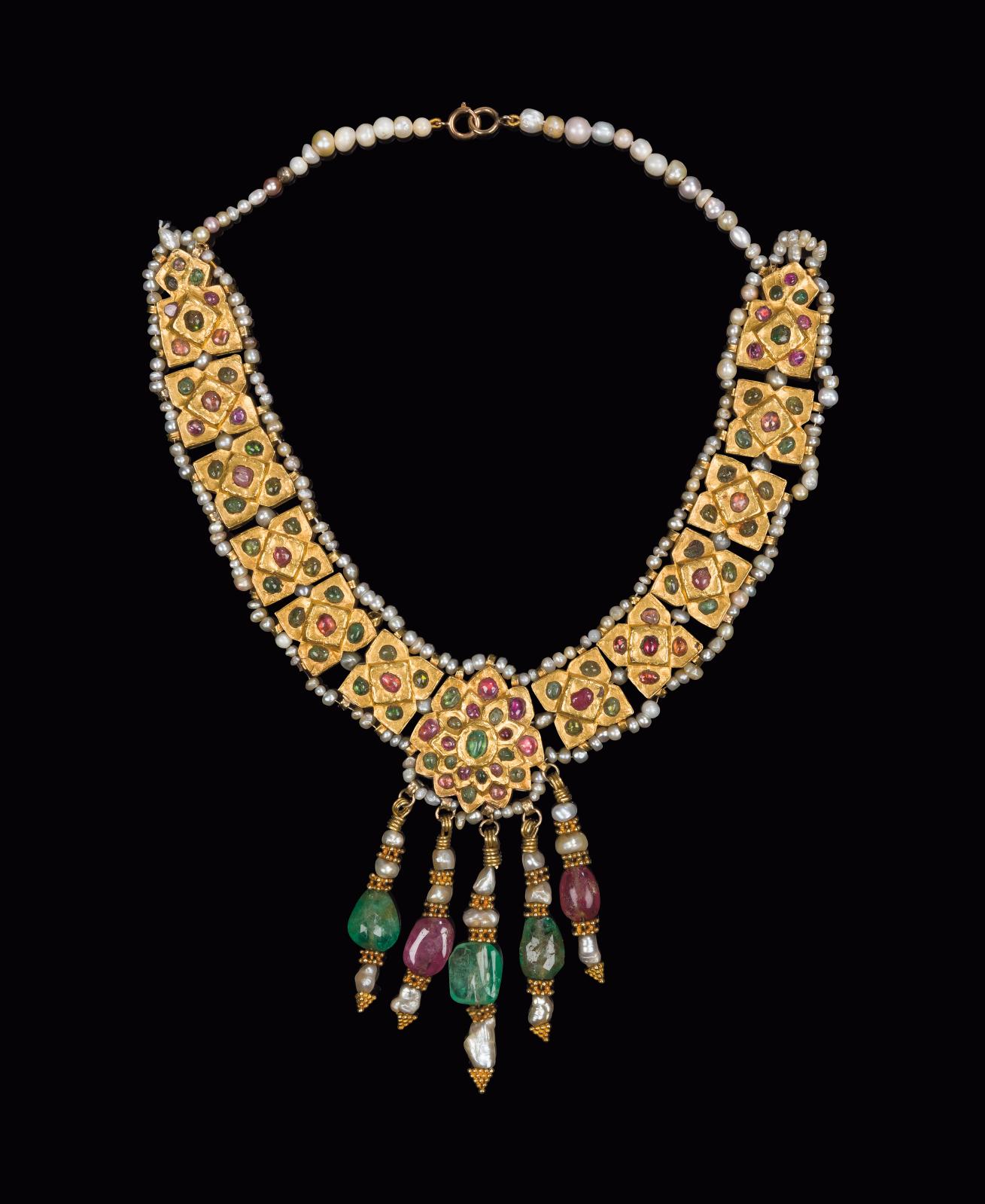 Un collier en or d’Ouzbékistan