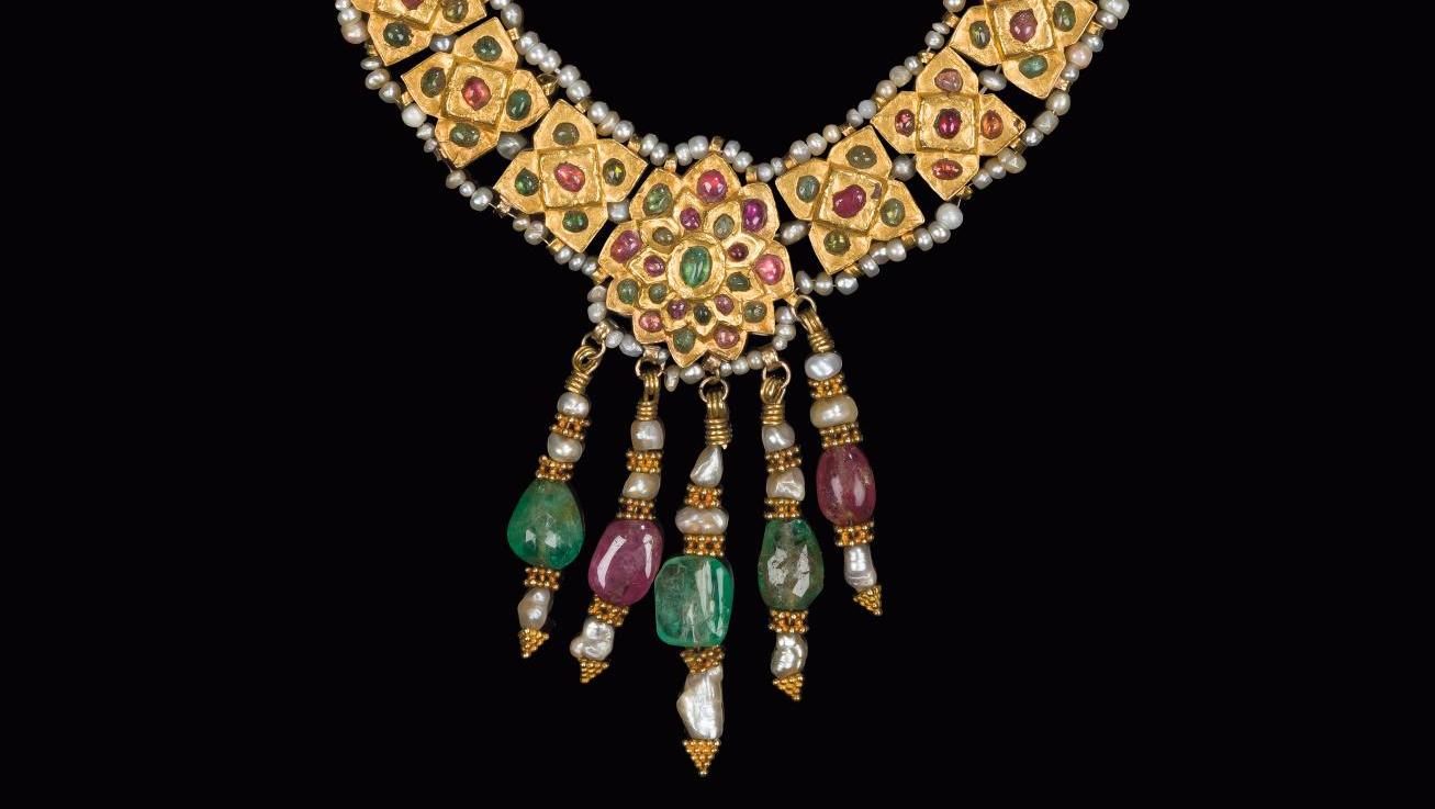 Ouzbékistan, probablement Boukhara, XIXe siècle. Collier en or, perles et gemmes,... Un collier en or d’Ouzbékistan