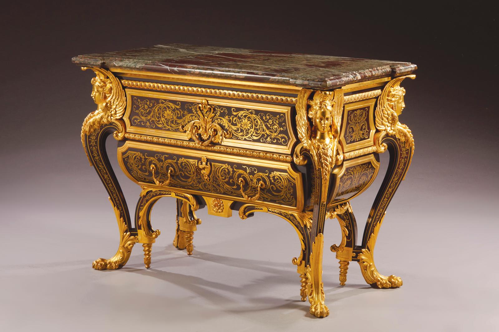 "Blake London", c. 1850. Louis XIV style sarcophagus commode based on the model of André-Charles Boulle, première-partie marquetry on a br