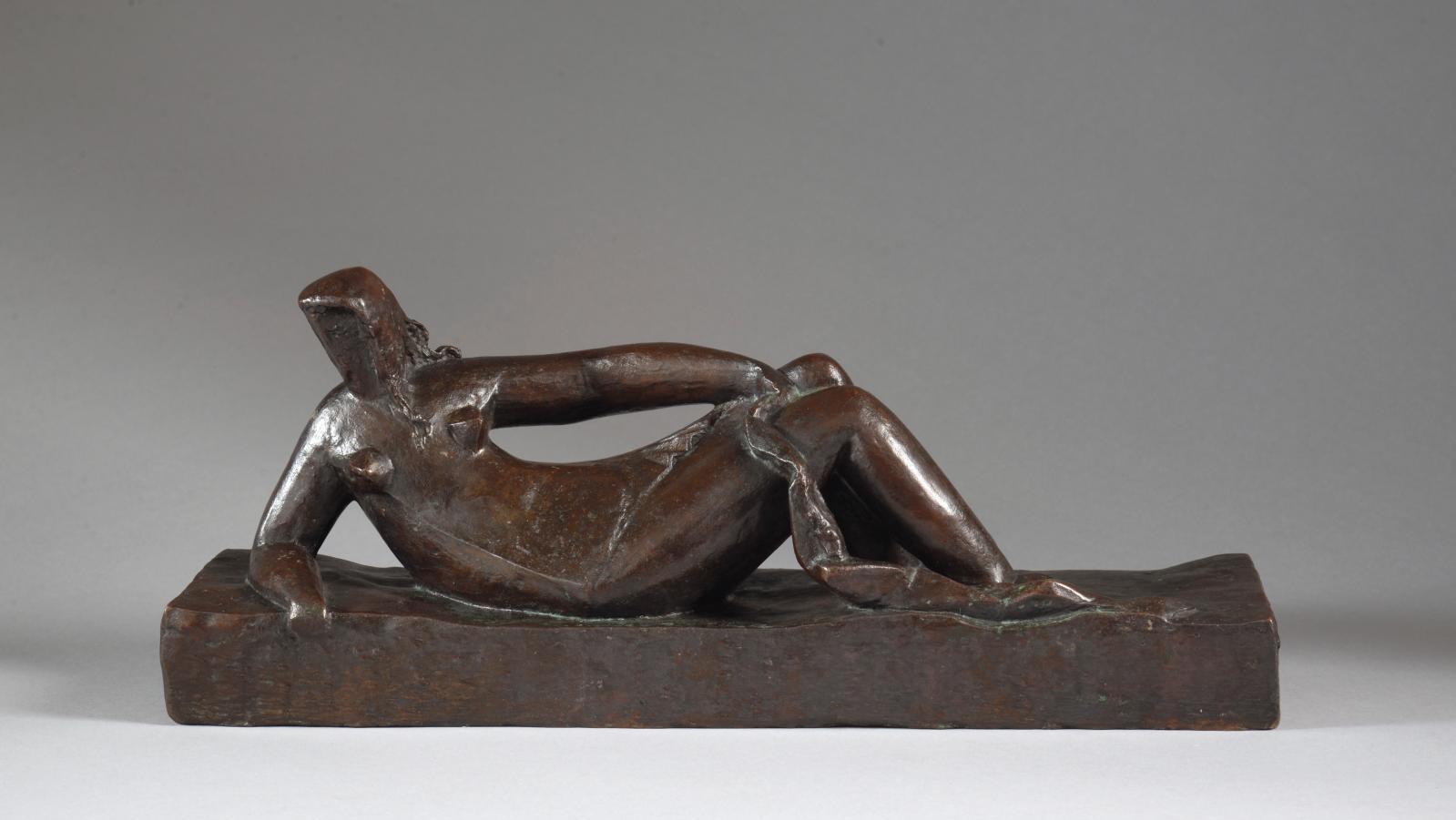 Henri Laurens (1885–1954), Femme couchée à la draperie (Reclining Woman with Drapery),... Femme Couchée by Laurens: A Pedigree Bronze 