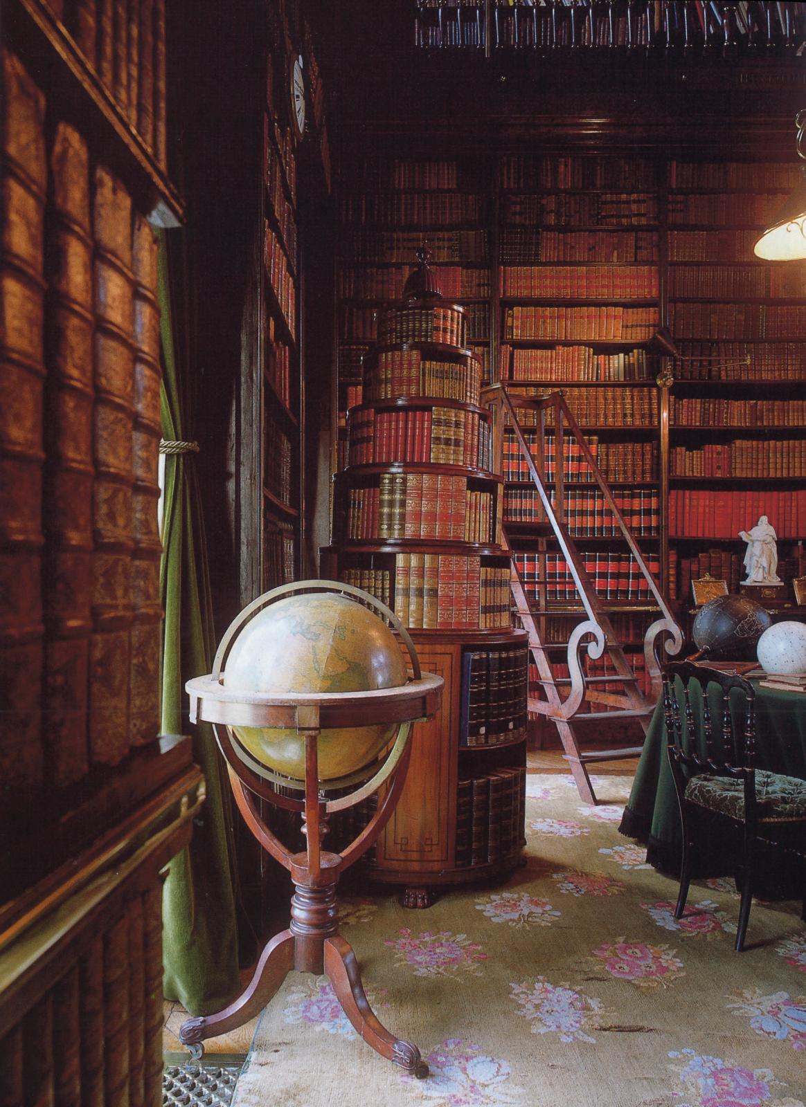 La bibliothèque du château de Groussay. © Sotheby’s