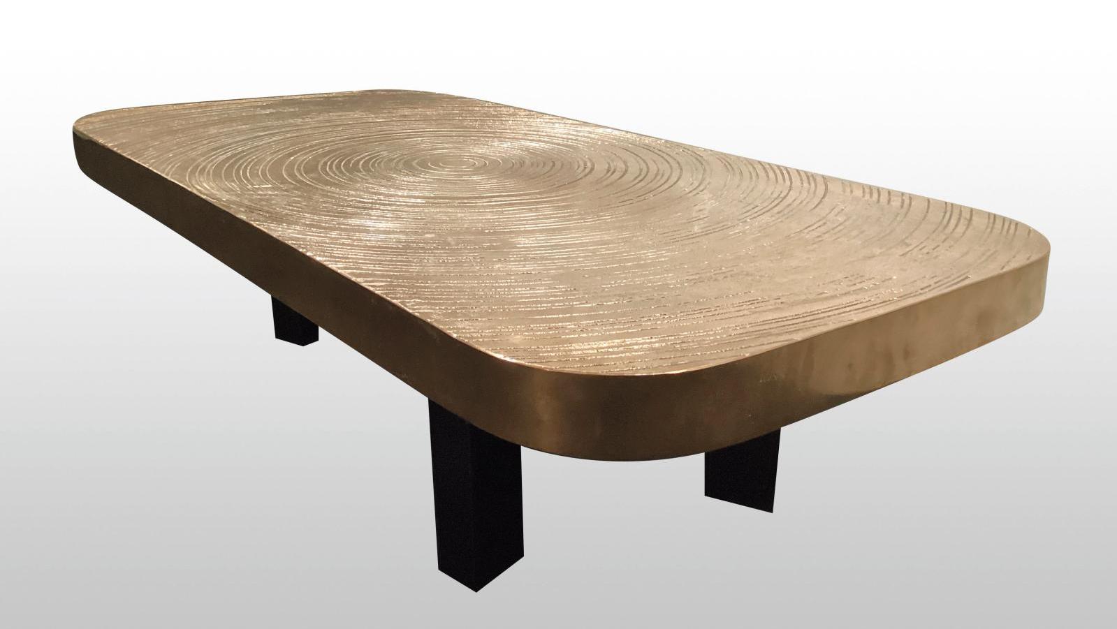 Ado Chale (né en 1928), table Goutte d’eau à plateau en bronze doré reposant sur... Ado Chale, le raffinement du geste créateur