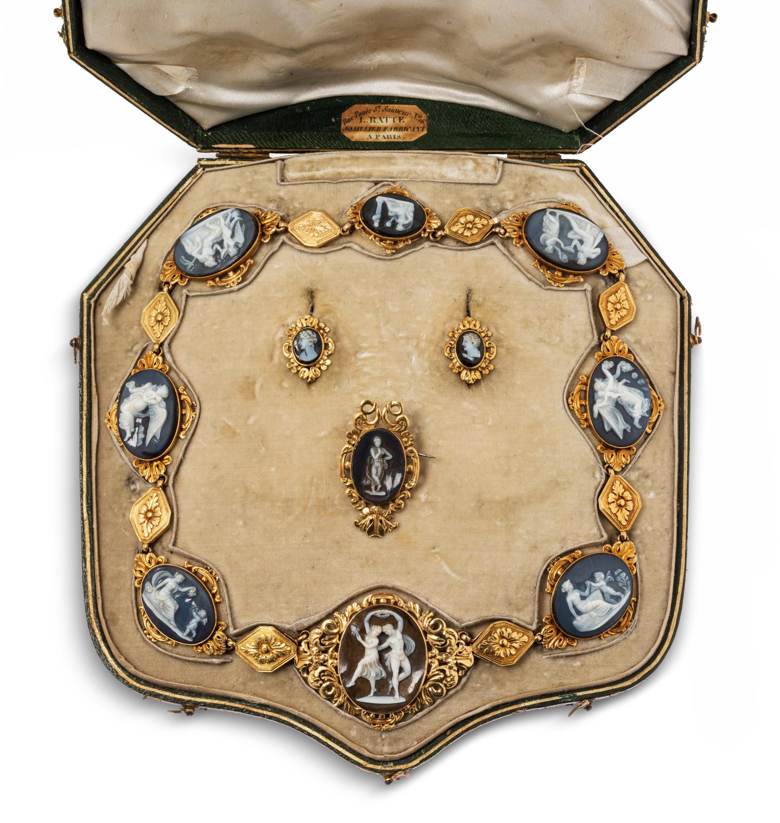 Des amours de camées à l’antique 