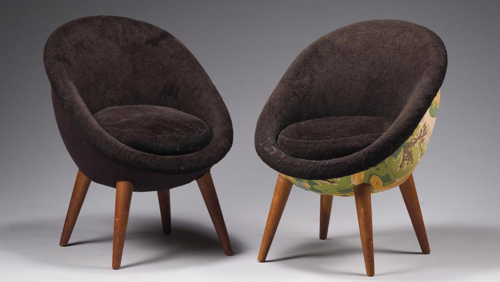Jean Royère (1902-1981), paire de fauteuils Œuf version haute, coque enveloppante... Fauteuil Œuf : un incontournable de Royère 