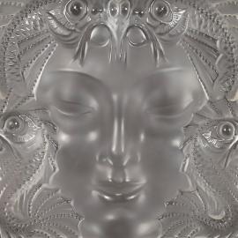 Masque de Lalique et sac Hermès
