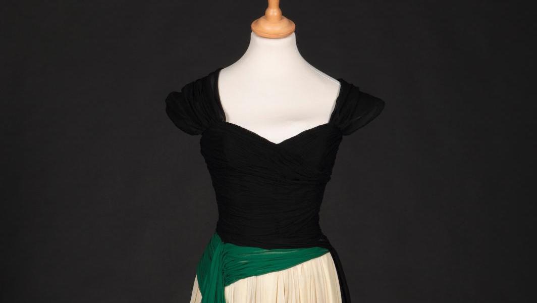 Jean Dessès (1904-1970), robe du soir en mousseline de soie ivoire, vert et noir,... S comme soie : le XXe siècle