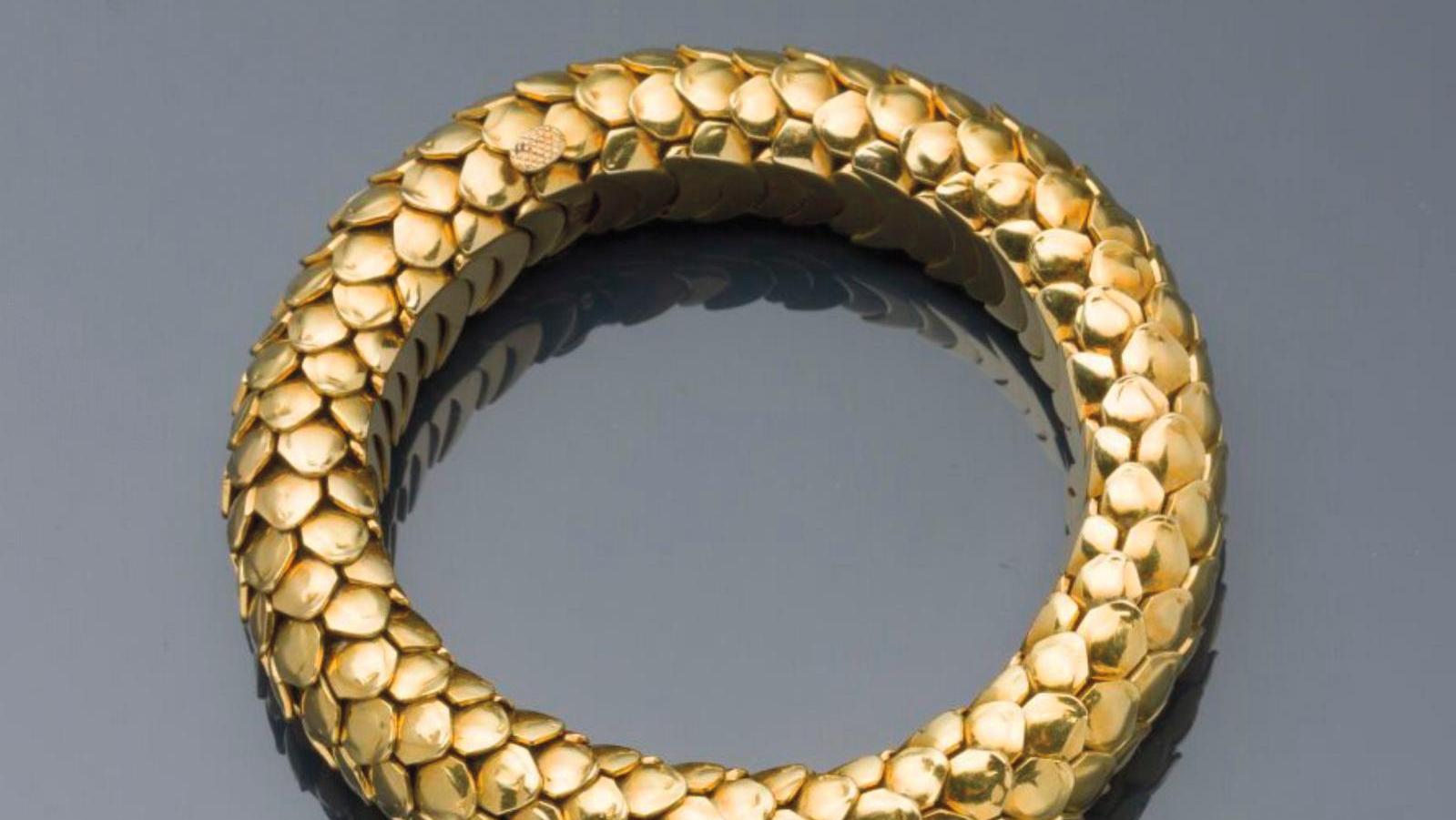 René Boivin, années 1950, bracelet souple en or jaune constitué d’écailles articulées... Un bijou de femmes signé Boivin 