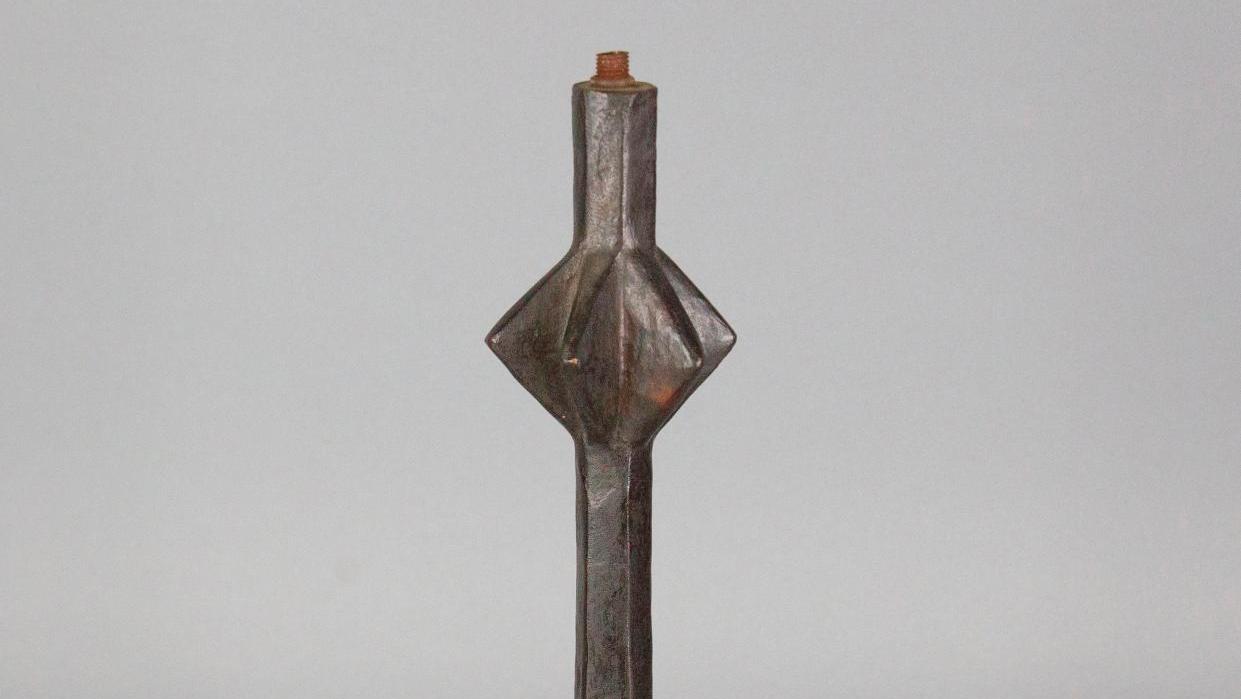Alberto Giacometti (1901-1966), pied de lampe « Étoile » (modèle créé vers 1935),... De Giacometti à Bioulès, en passant par Laugé