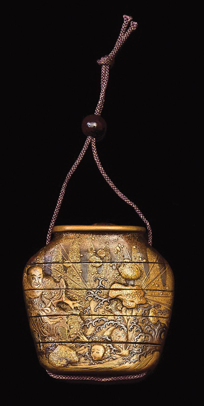 Japan, Edo period (1603-1868), 18th century. A four-case jar-shaped inrô nashiji lacquer inlay decorated in takamaki-e and kirikane with r