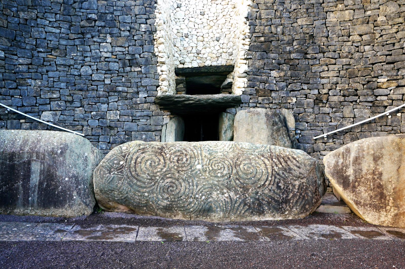 Les mégalithes de Newgrange, haut lieu irlandais