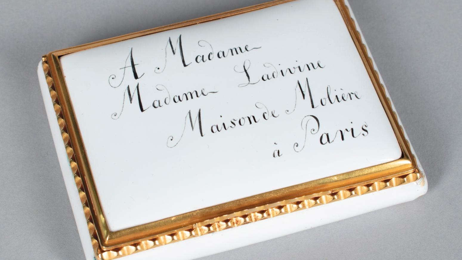 Cartier Paris, début du XXe siècle. Boîte de beauté, ou nécessaire, en or jaune et... Cartier pour « la Divine » Julia Bartet