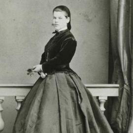  Alice, une Rothschild aux pays des merveilles - Portrait